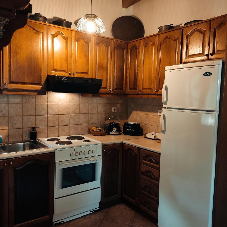 Kristi'S Homes - "Traditional Home" In ディミツァナ エクステリア 写真